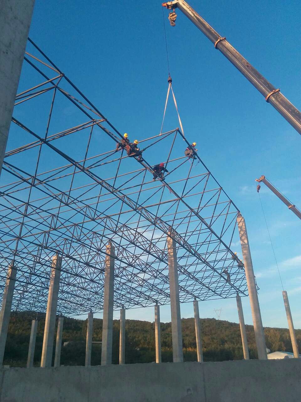 青島汪清物流園網架